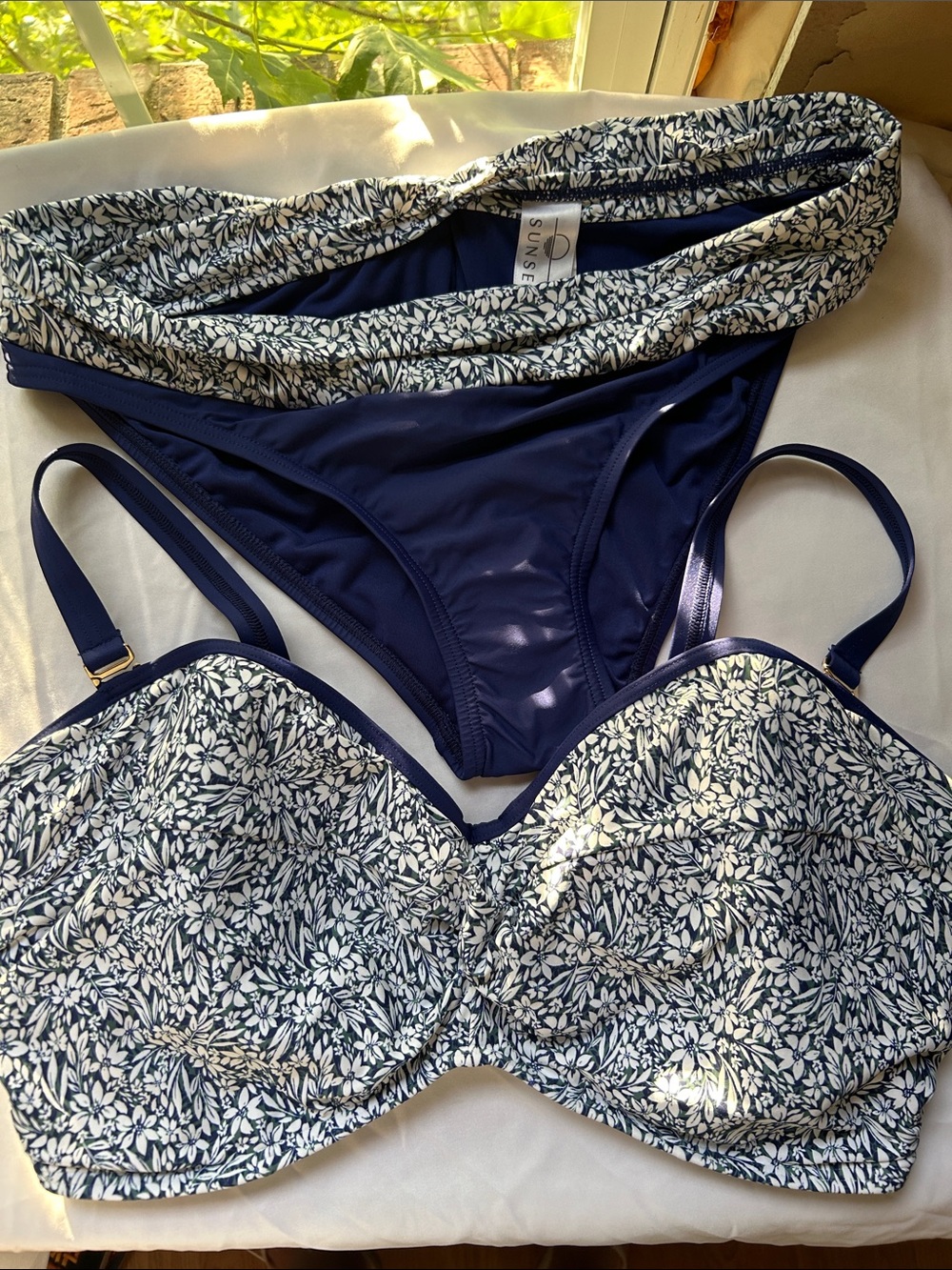 Sunsets brand  bikini. Xl bottom 40gG/38H top NWOT